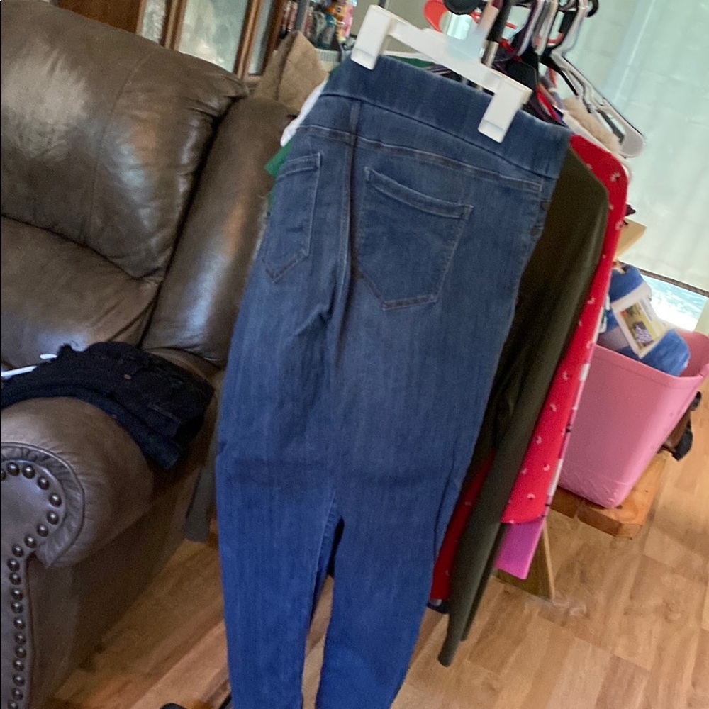 Classic Blue Women's Jeans - Picture 5 of 5